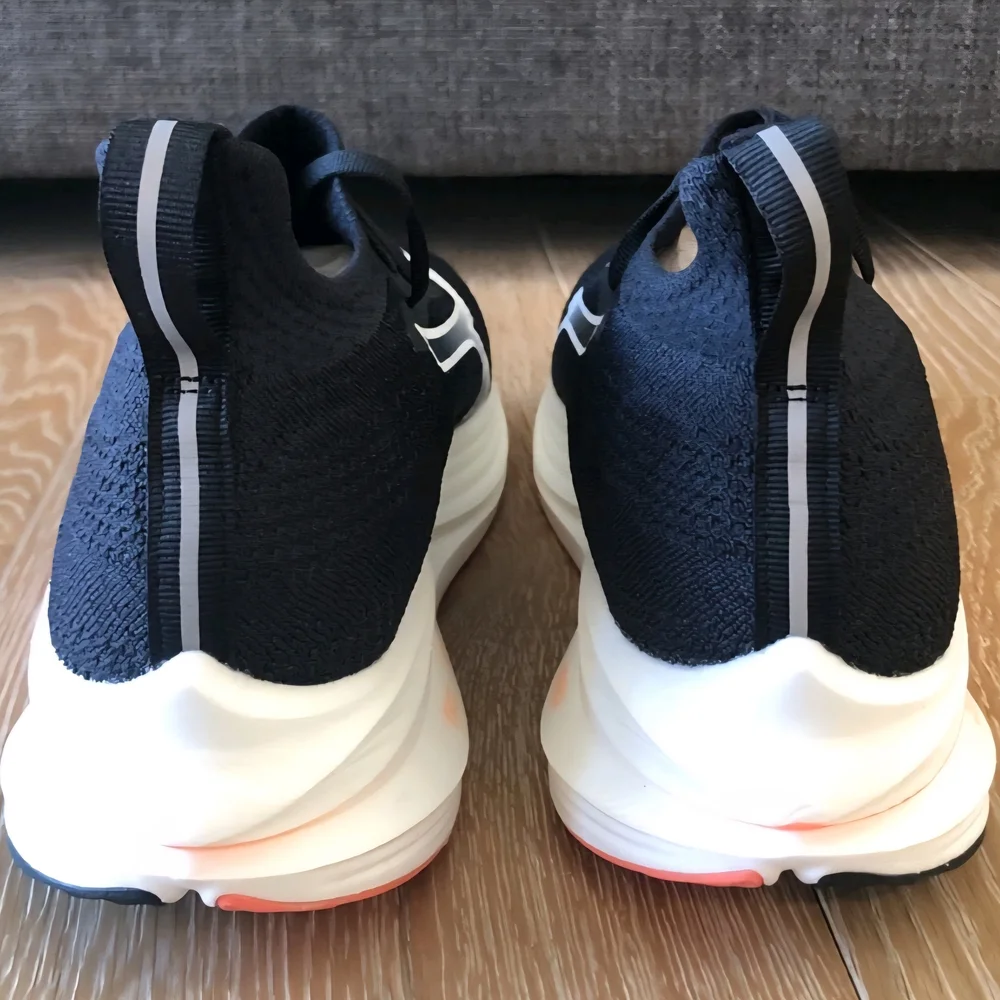 Mens size US 9 - Mizuno Wave Neo Zen - Black/Neon Orange - LIKE NEW CONDITION - Picture 6 of 6